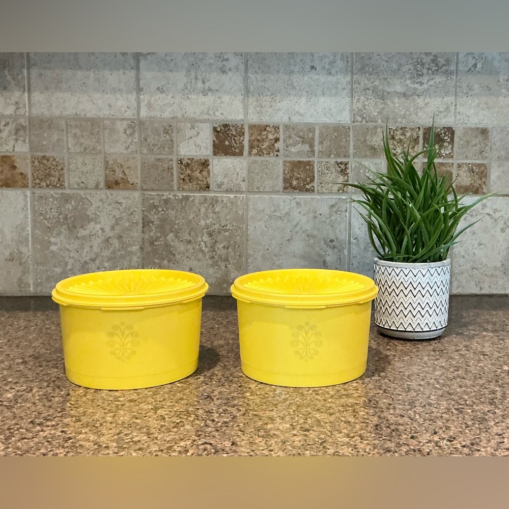 2 Vintage Tupperware Servalier Stacking Canisters 1298 With 810 Lids Yellow